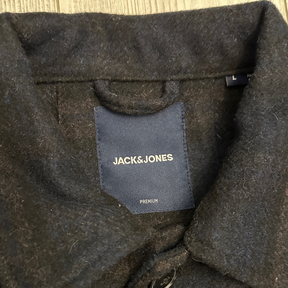 Wool Shirt Jacket - Picture 2 of 6